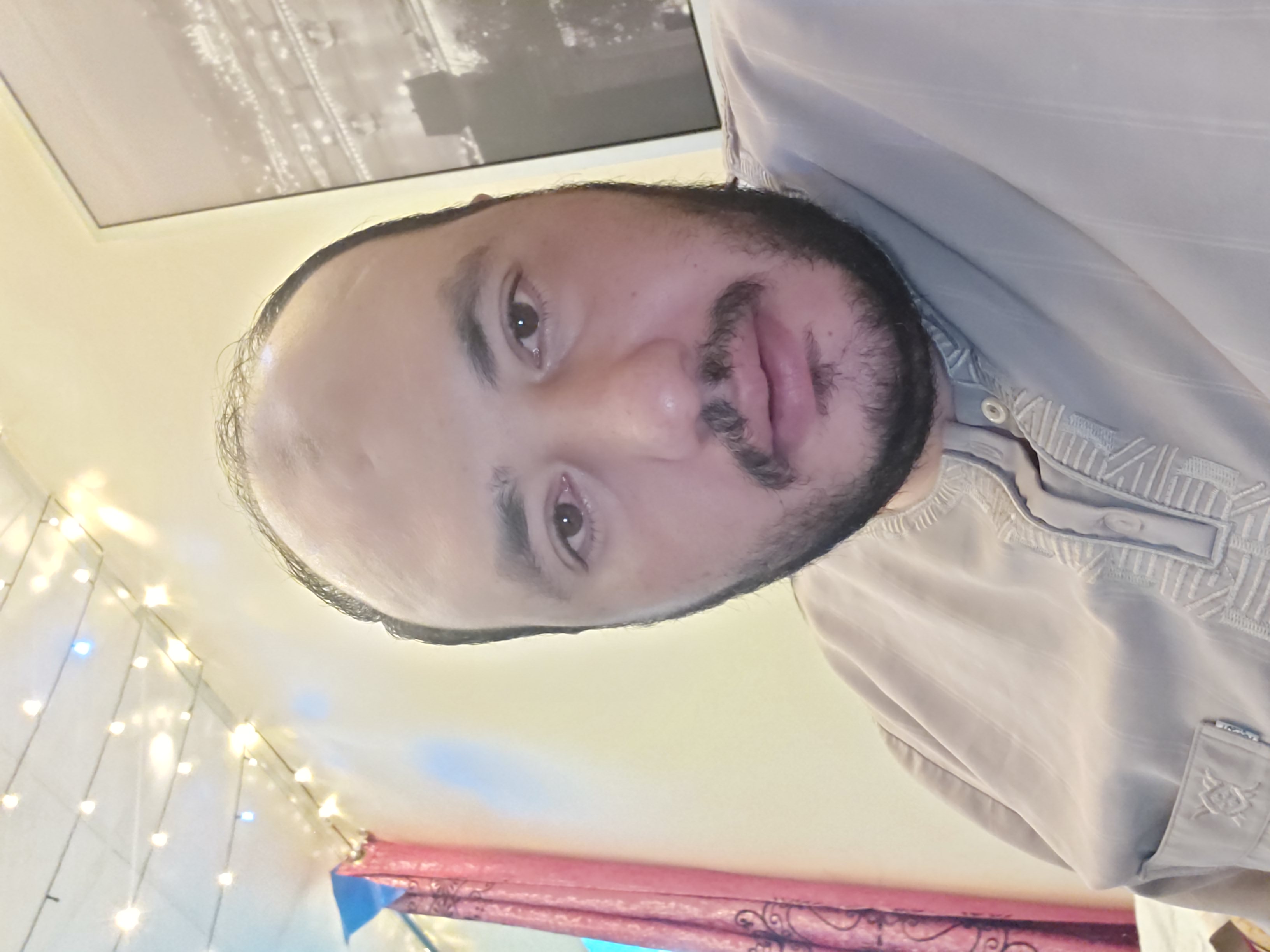 1nader Profile Picture